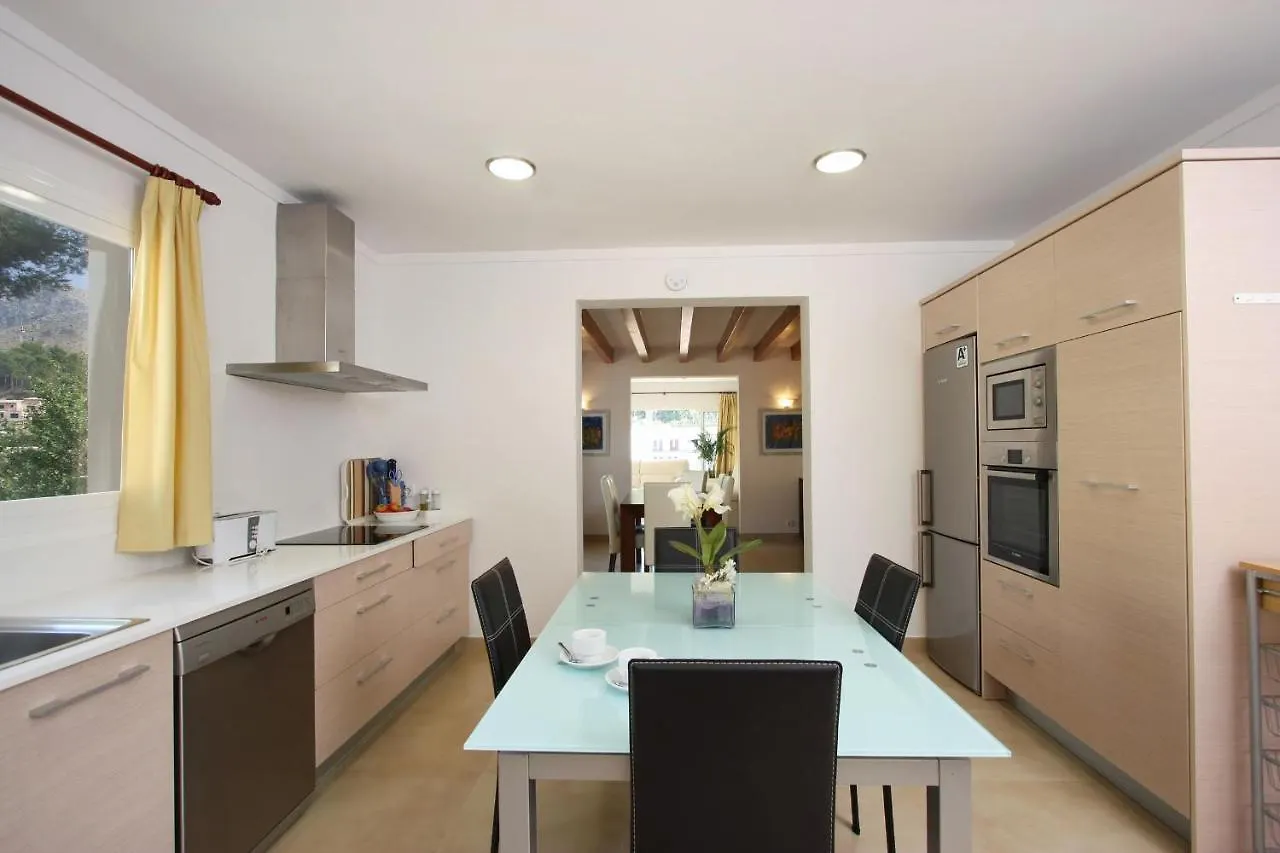 Villa Medina Cala de Sant Vicenc 0*,  İspanya